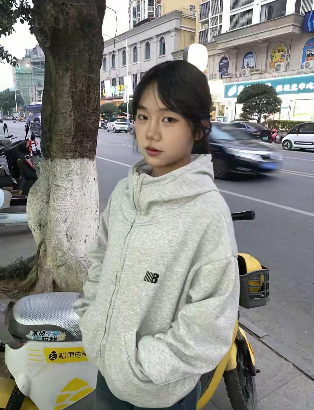 痛心！广西失联18岁女孩李思绮去世，月薪3000，晚上11点才下班